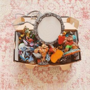 Skylanders Huge Lot of 50+ figurines